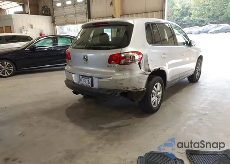 2013 Volkswagen Tiguan S из США, поврежденный, VIN WVGAV3AX8DW625733